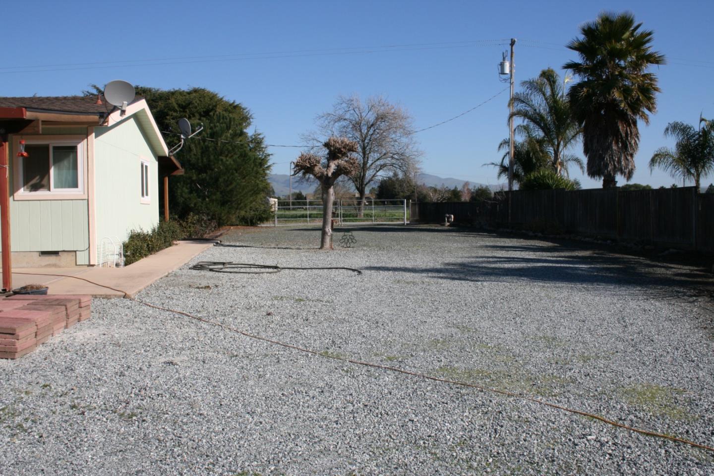 Detail Gallery Image 17 of 39 For 1738 H Santa Ana #H,  Hollister,  CA 95023 - 3 Beds | 2 Baths