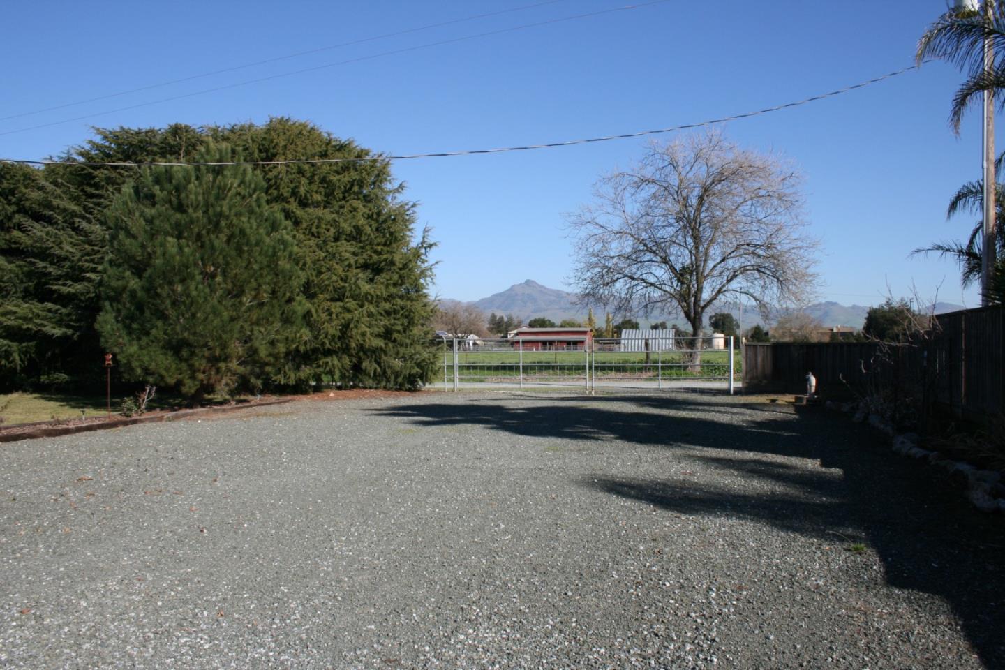 Detail Gallery Image 20 of 39 For 1738 H Santa Ana #H,  Hollister,  CA 95023 - 3 Beds | 2 Baths