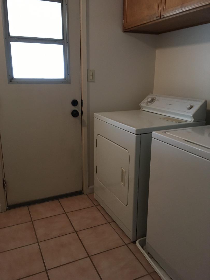 Detail Gallery Image 30 of 39 For 1738 H Santa Ana #H,  Hollister,  CA 95023 - 3 Beds | 2 Baths