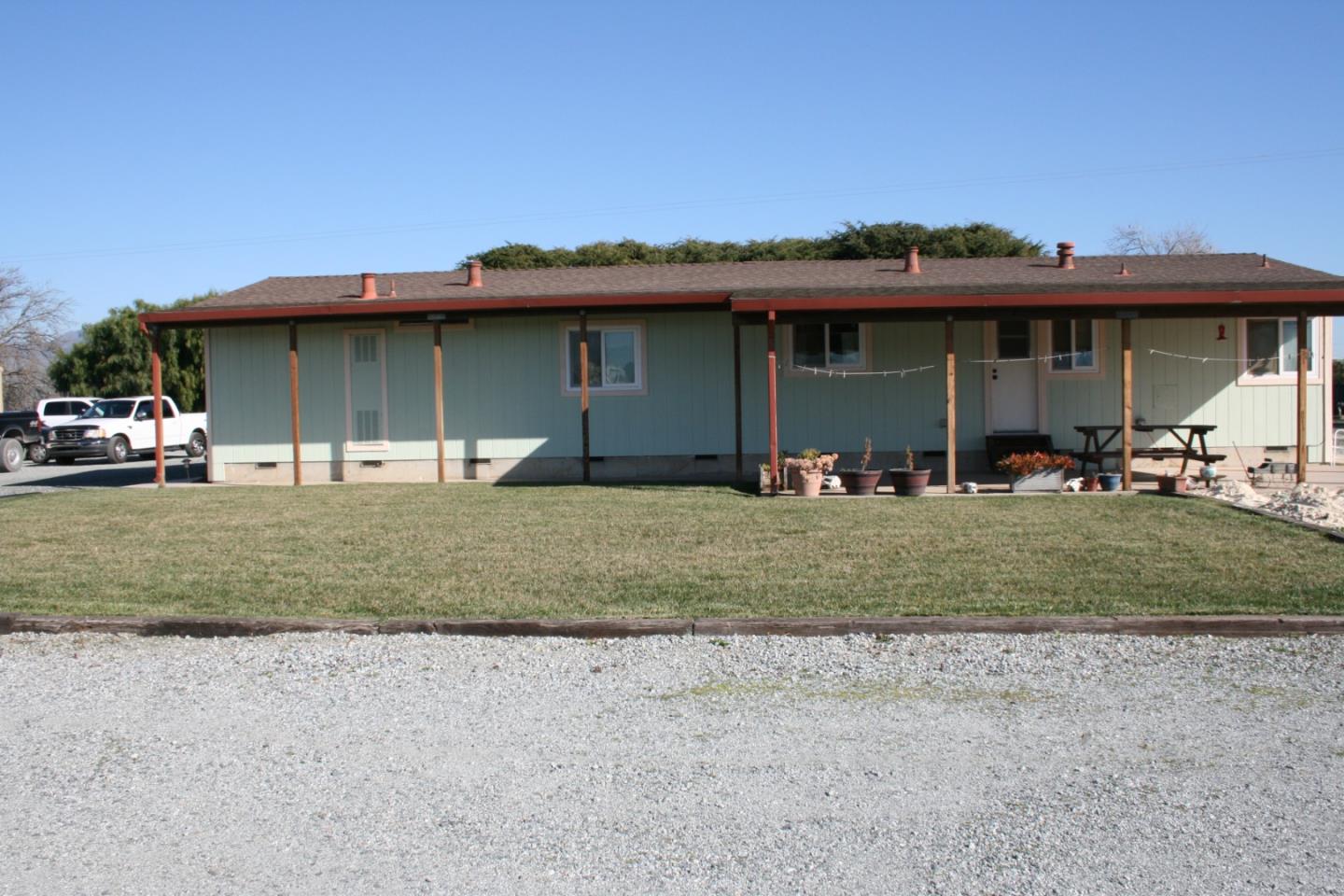 Detail Gallery Image 7 of 39 For 1738 H Santa Ana #H,  Hollister,  CA 95023 - 3 Beds | 2 Baths