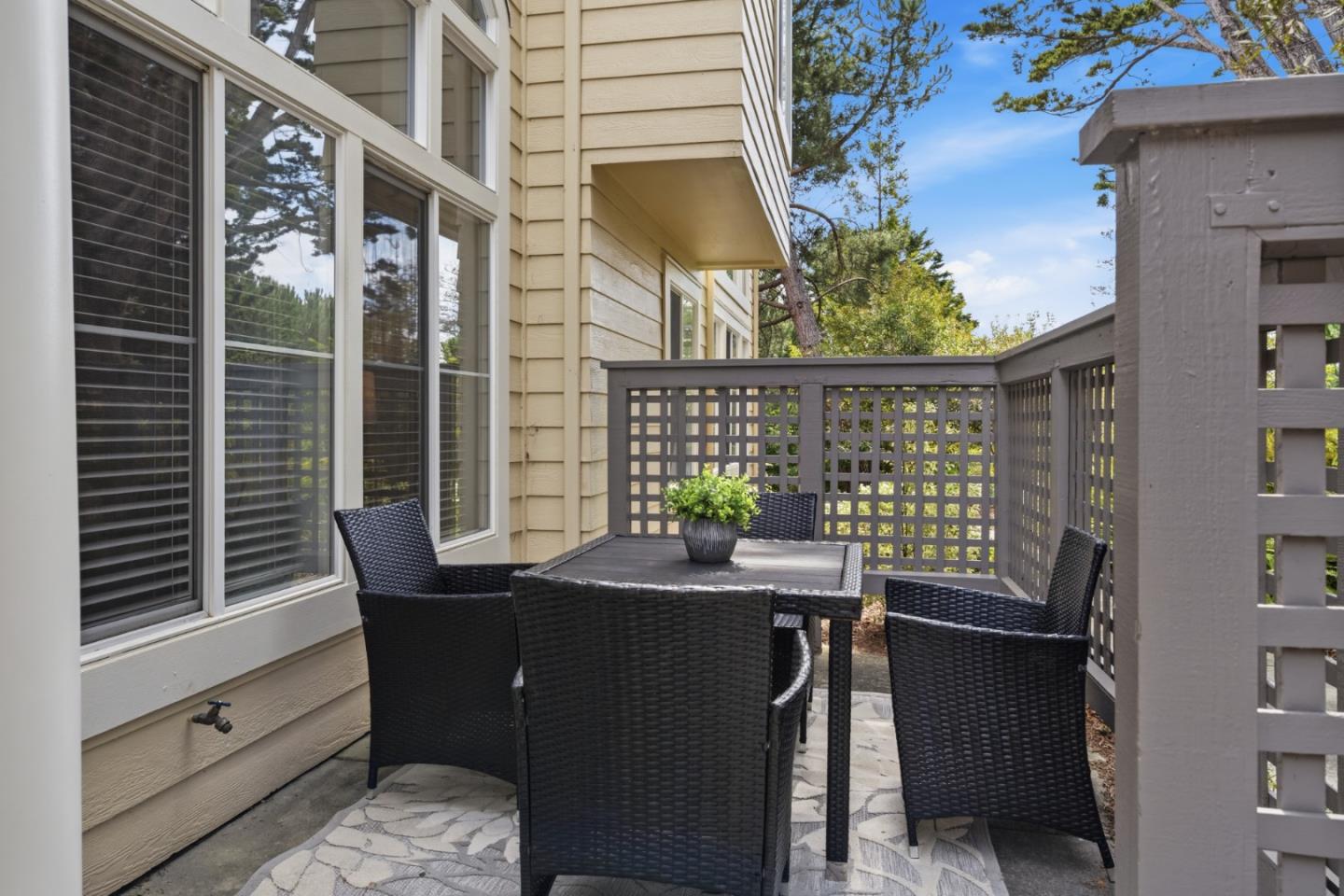 Detail Gallery Image 2 of 37 For 71 Patrick Way, Half Moon Bay,  CA 94019 - 2 Beds | 2/1 Baths