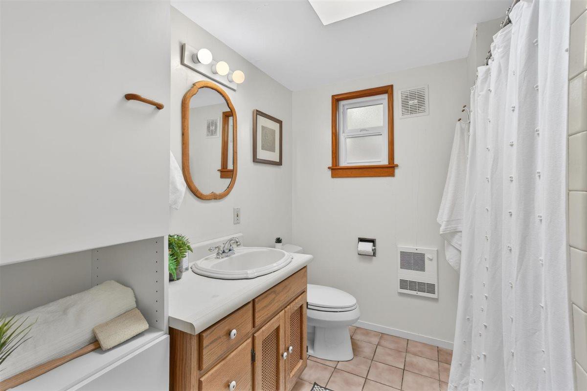 Detail Gallery Image 19 of 29 For 649 High St, Santa Cruz,  CA 95060 - 3 Beds | 2 Baths