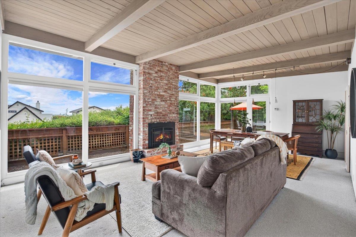 Detail Gallery Image 2 of 29 For 649 High St, Santa Cruz,  CA 95060 - 3 Beds | 2 Baths