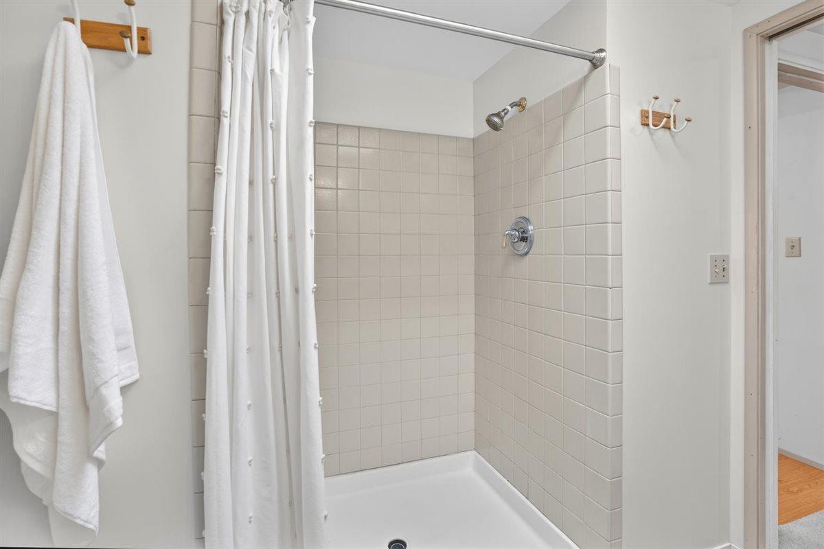 Detail Gallery Image 20 of 29 For 649 High St, Santa Cruz,  CA 95060 - 3 Beds | 2 Baths