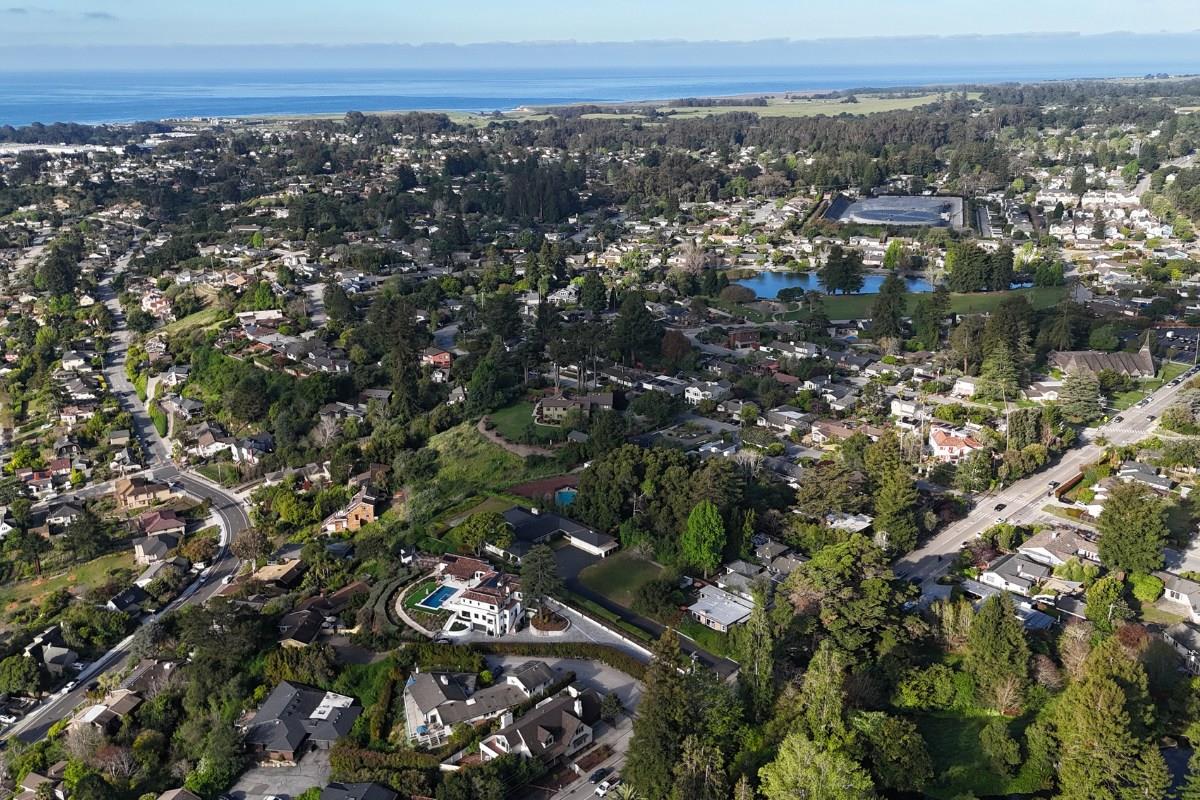 Detail Gallery Image 29 of 29 For 649 High St, Santa Cruz,  CA 95060 - 3 Beds | 2 Baths