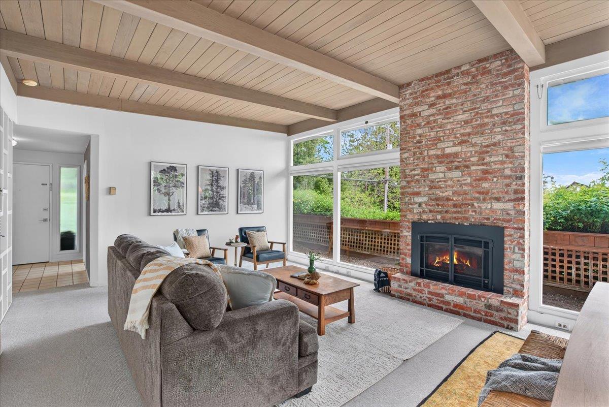 Detail Gallery Image 3 of 29 For 649 High St, Santa Cruz,  CA 95060 - 3 Beds | 2 Baths