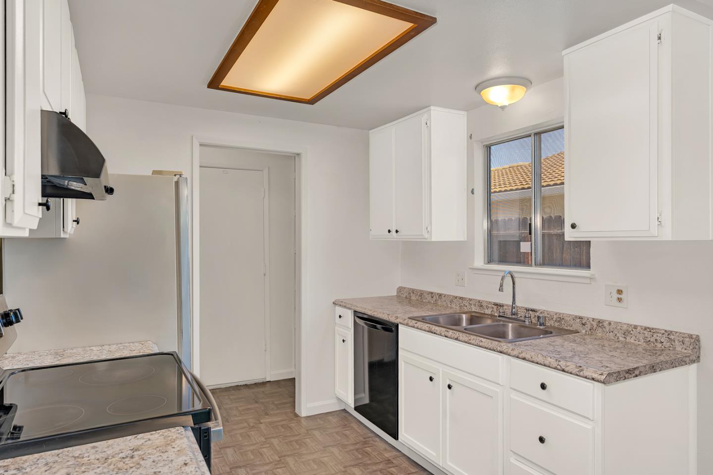 Detail Gallery Image 17 of 34 For 1351 Chukar St, Los Banos,  CA 93635 - 2 Beds | 2 Baths