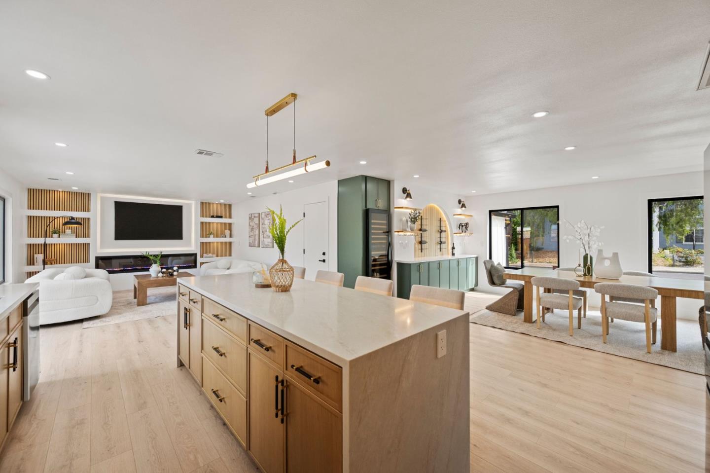 Detail Gallery Image 3 of 34 For 19997 Twilight Ct, Cupertino,  CA 95014 - 4 Beds | 2 Baths