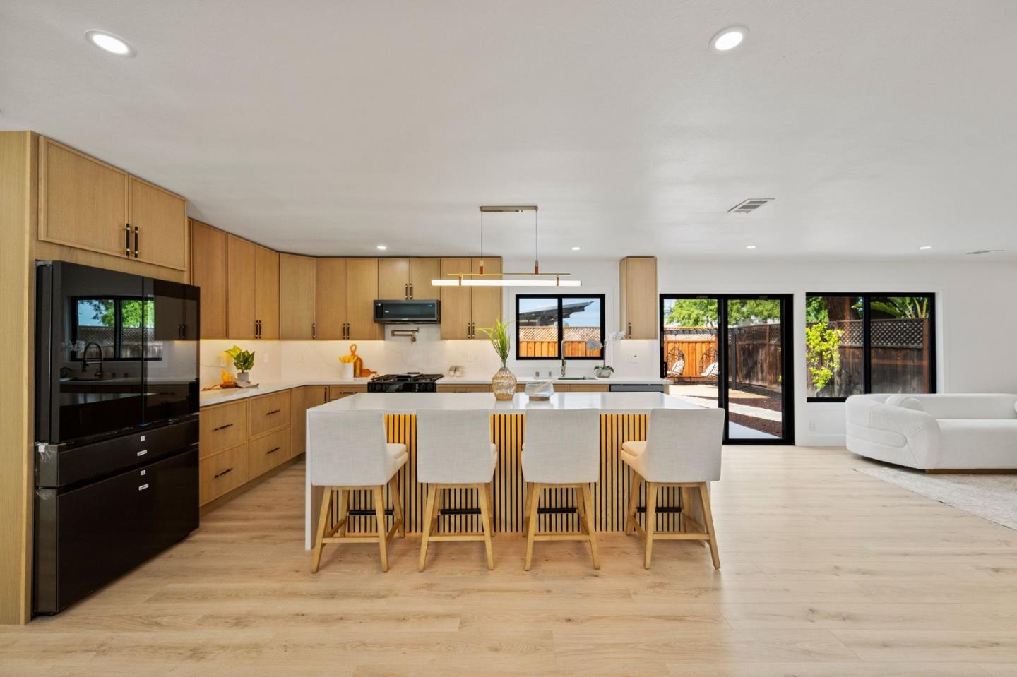 Detail Gallery Image 5 of 34 For 19997 Twilight Ct, Cupertino,  CA 95014 - 4 Beds | 2 Baths