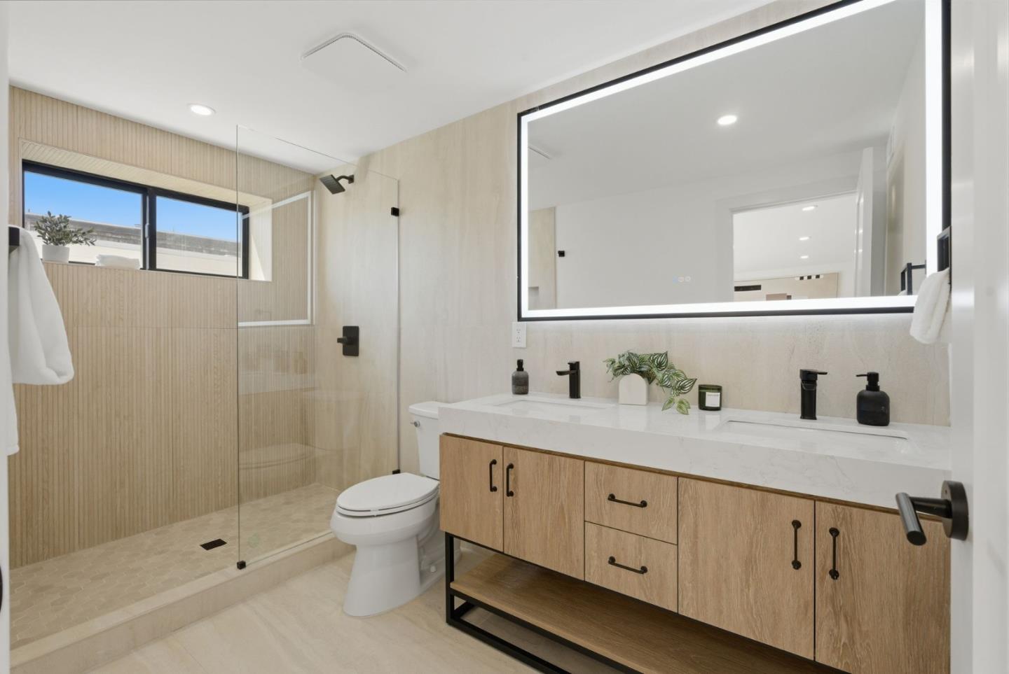 Detail Gallery Image 30 of 63 For 2107 39th Ave, San Francisco,  CA 94116 - 3 Beds | 3 Baths