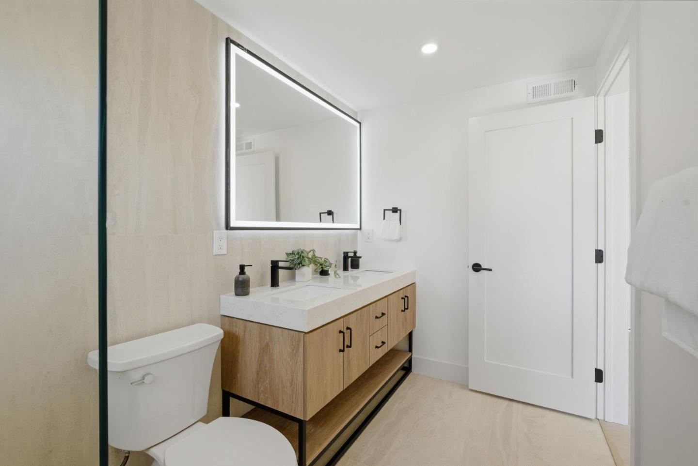 Detail Gallery Image 31 of 63 For 2107 39th Ave, San Francisco,  CA 94116 - 3 Beds | 3 Baths