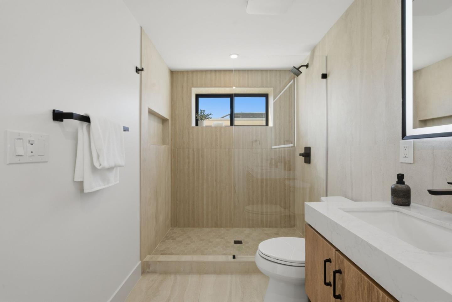 Detail Gallery Image 32 of 63 For 2107 39th Ave, San Francisco,  CA 94116 - 3 Beds | 3 Baths