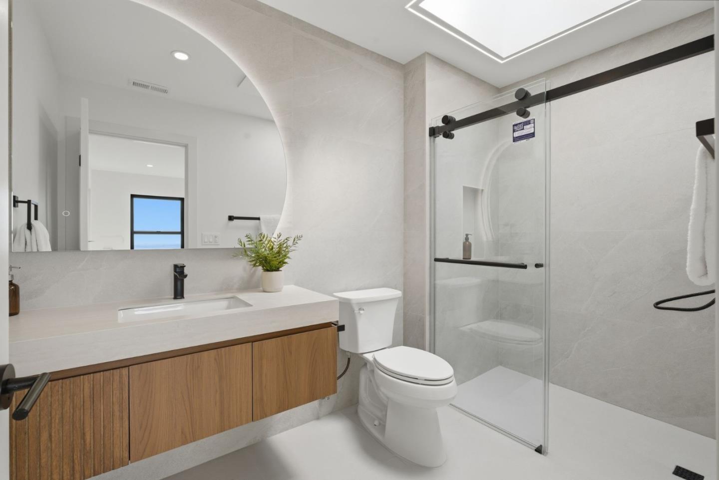 Detail Gallery Image 34 of 63 For 2107 39th Ave, San Francisco,  CA 94116 - 3 Beds | 3 Baths