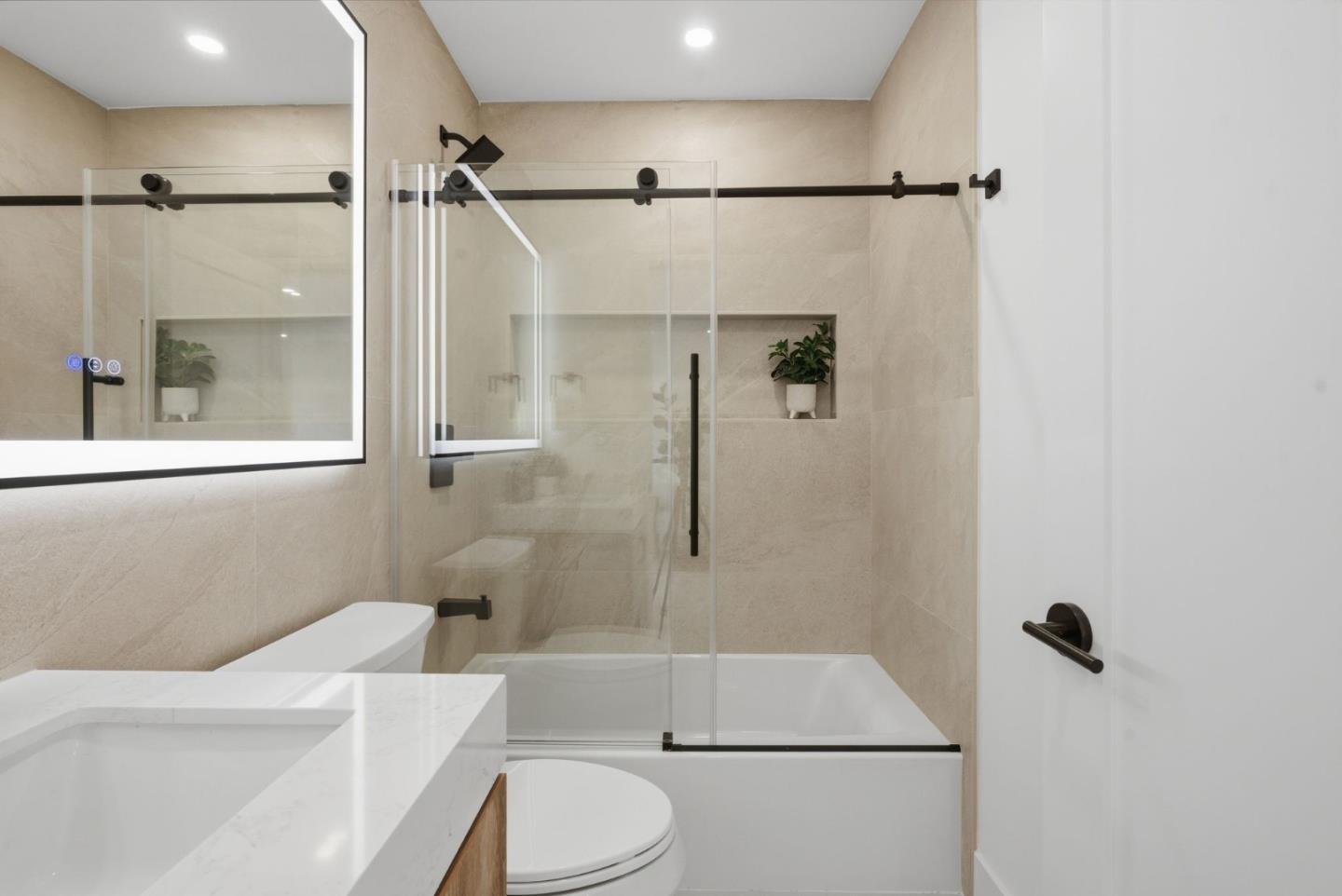 Detail Gallery Image 37 of 63 For 2107 39th Ave, San Francisco,  CA 94116 - 3 Beds | 3 Baths