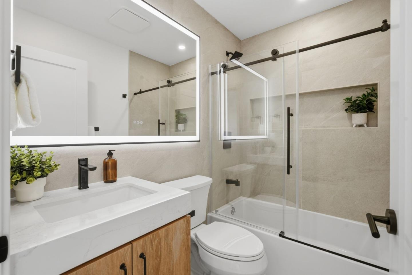 Detail Gallery Image 38 of 63 For 2107 39th Ave, San Francisco,  CA 94116 - 3 Beds | 3 Baths