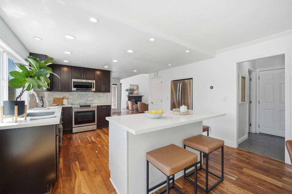 Detail Gallery Image 10 of 29 For 2490 Gitana Ct, Morgan Hill,  CA 95037 - 5 Beds | 2/1 Baths