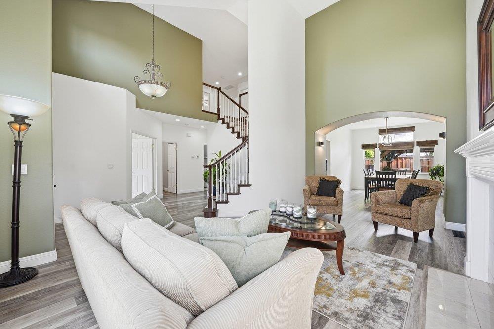 Detail Gallery Image 6 of 41 For 796 Bugatti Pl, Morgan Hill,  CA 95037 - 5 Beds | 3 Baths