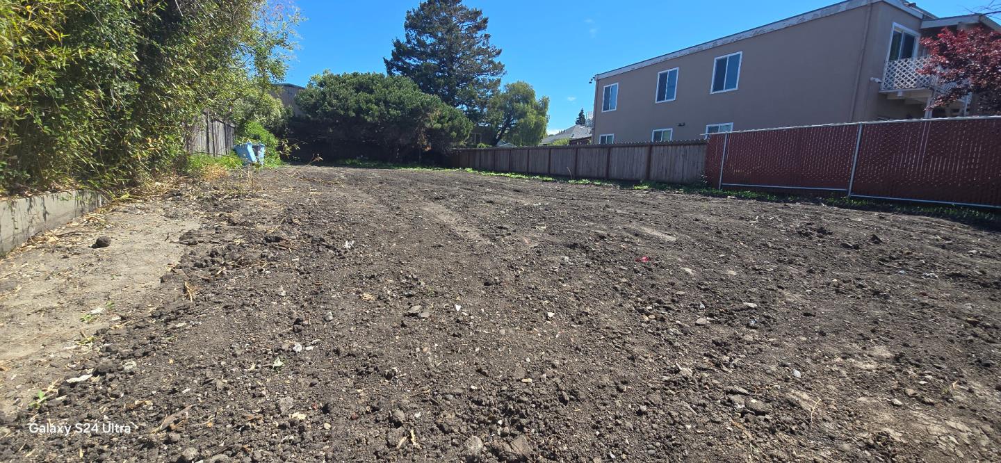 Detail Gallery Image 2 of 6 For 1729 8th St, Berkeley,  CA 94710 - – Beds | – Baths