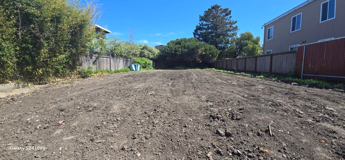 Detail Gallery Image 3 of 6 For 1729 8th St, Berkeley,  CA 94710 - – Beds | – Baths