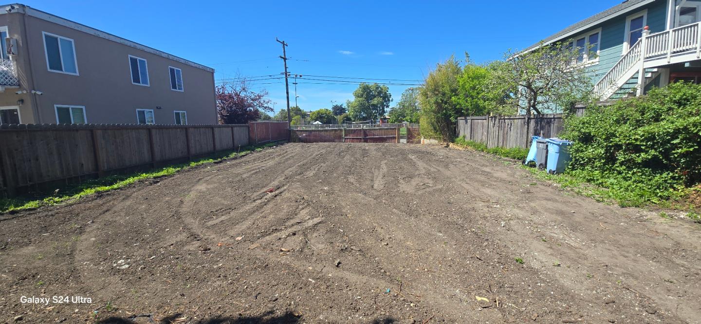 Detail Gallery Image 5 of 6 For 1729 8th St, Berkeley,  CA 94710 - – Beds | – Baths