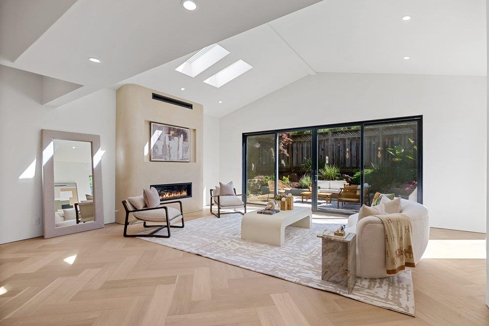 Detail Gallery Image 2 of 32 For 1704 Zinnia Ln, San Jose,  CA 95124 - 4 Beds | 3 Baths