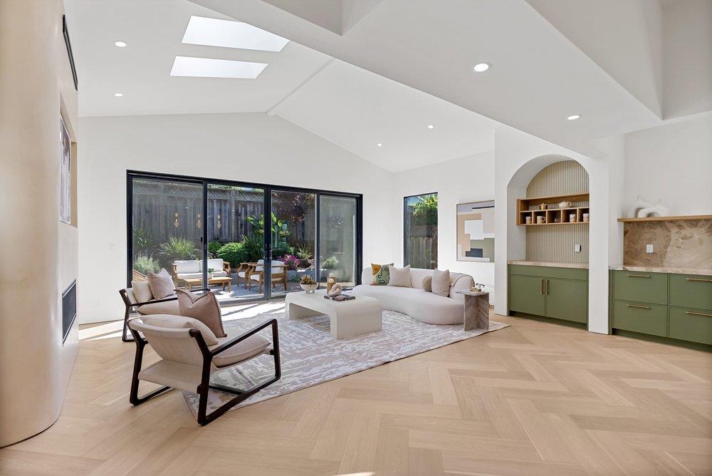 Detail Gallery Image 3 of 32 For 1704 Zinnia Ln, San Jose,  CA 95124 - 4 Beds | 3 Baths