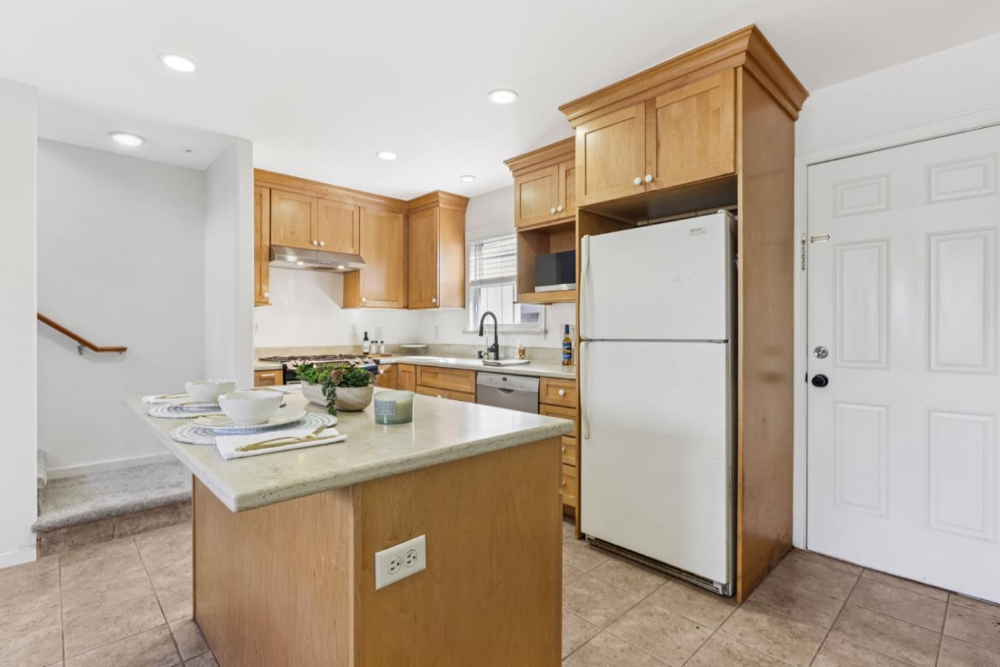 Detail Gallery Image 12 of 35 For 775 Mermaid Ave, Pacific Grove,  CA 93950 - 1 Beds | 1 Baths