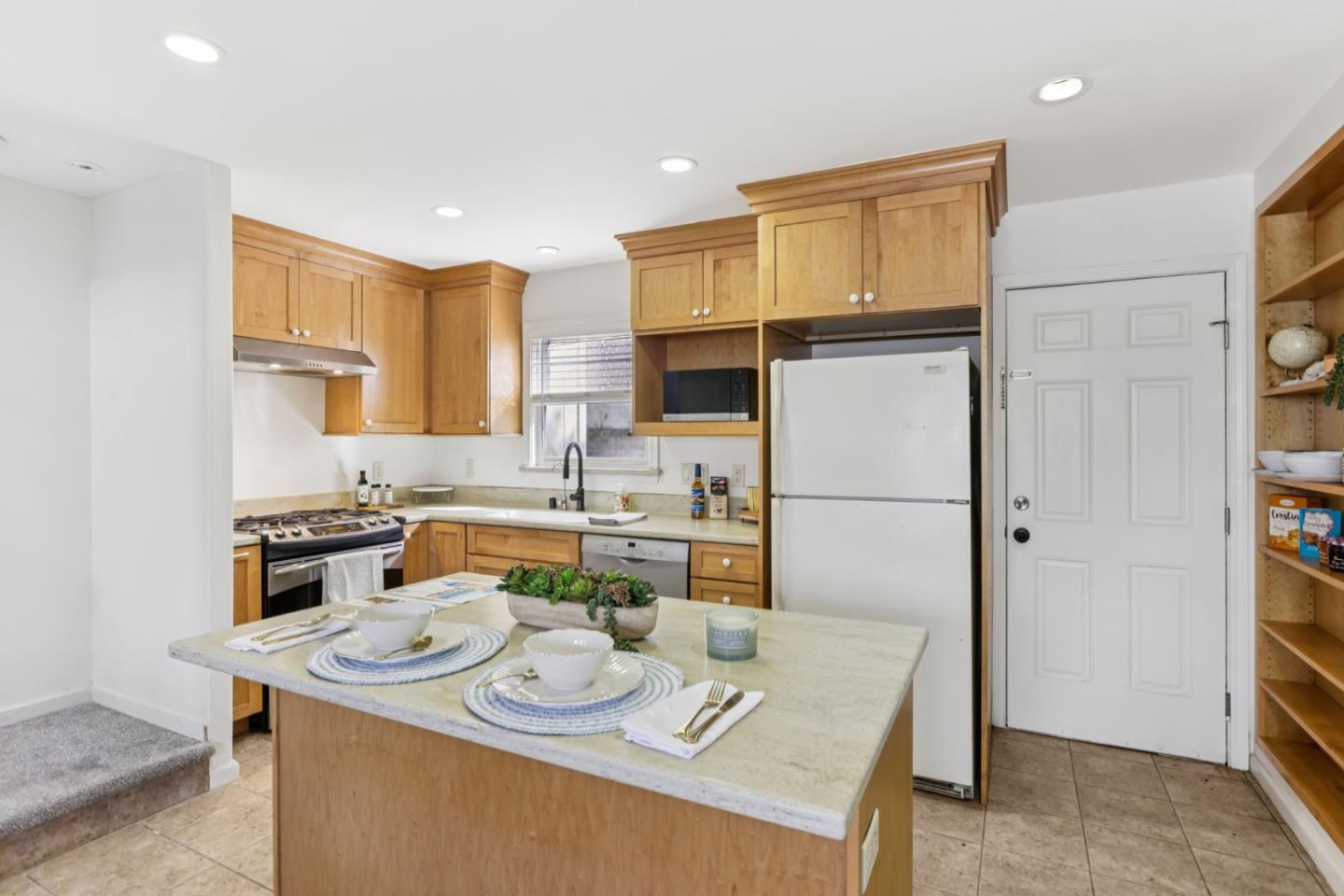 Detail Gallery Image 15 of 35 For 775 Mermaid Ave, Pacific Grove,  CA 93950 - 1 Beds | 1 Baths