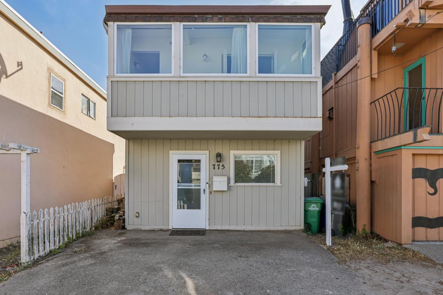 Detail Gallery Image 3 of 35 For 775 Mermaid Ave, Pacific Grove,  CA 93950 - 1 Beds | 1 Baths