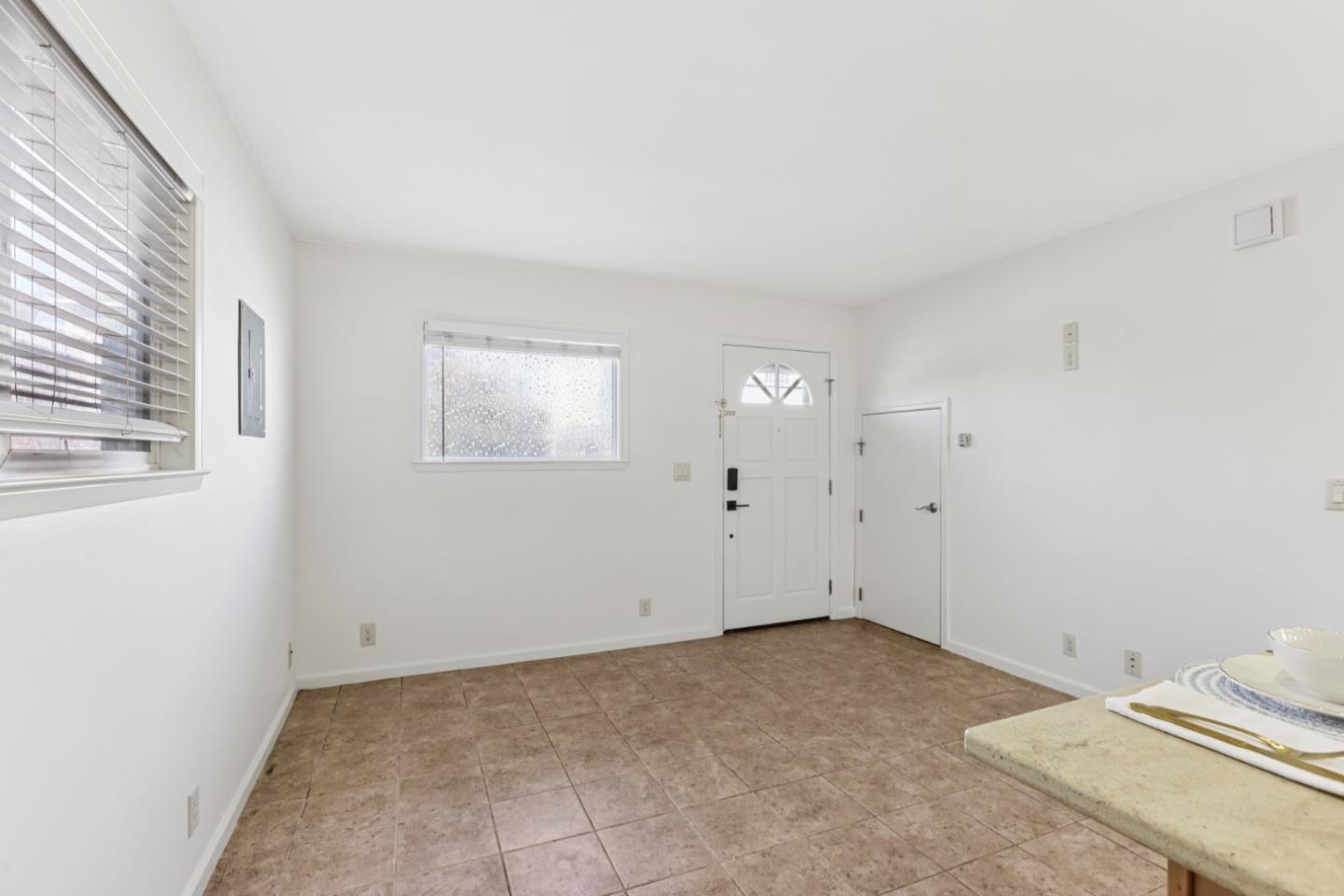 Detail Gallery Image 5 of 35 For 775 Mermaid Ave, Pacific Grove,  CA 93950 - 1 Beds | 1 Baths