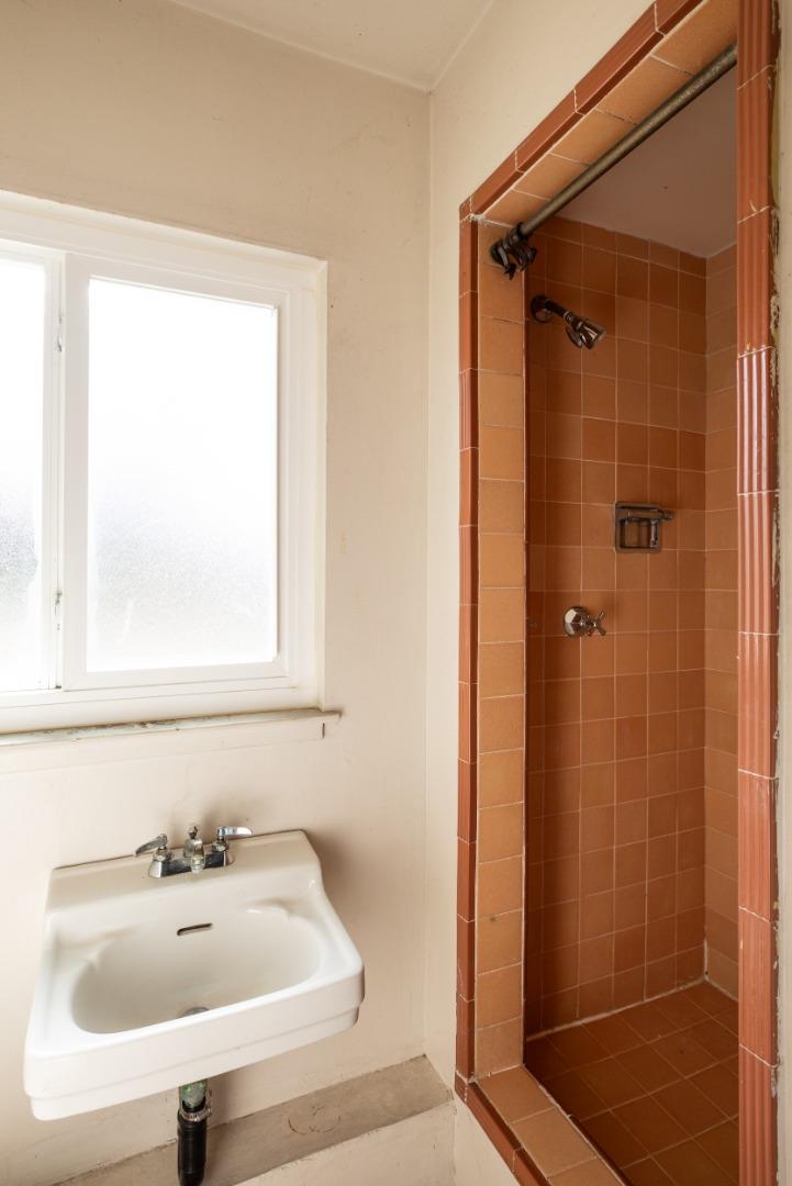 Detail Gallery Image 12 of 22 For 309 Tyrella Ave, Mountain View,  CA 94043 - 3 Beds | 2 Baths