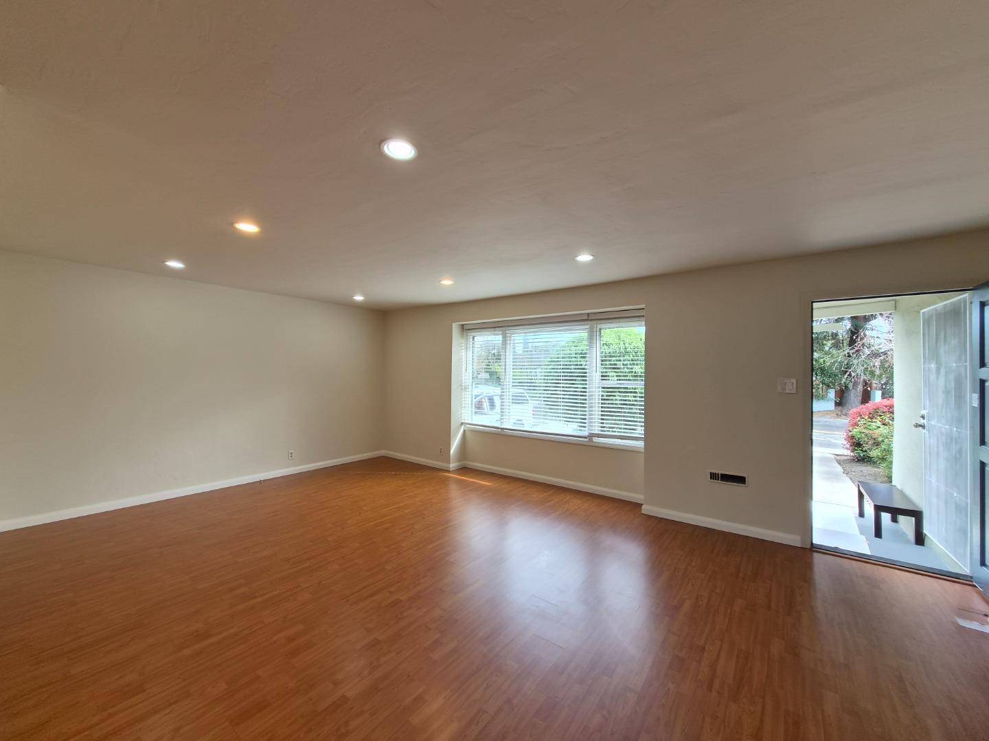 Detail Gallery Image 6 of 19 For 1993 De La Pena Ave, Santa Clara,  CA 95050 - 2 Beds | 1 Baths