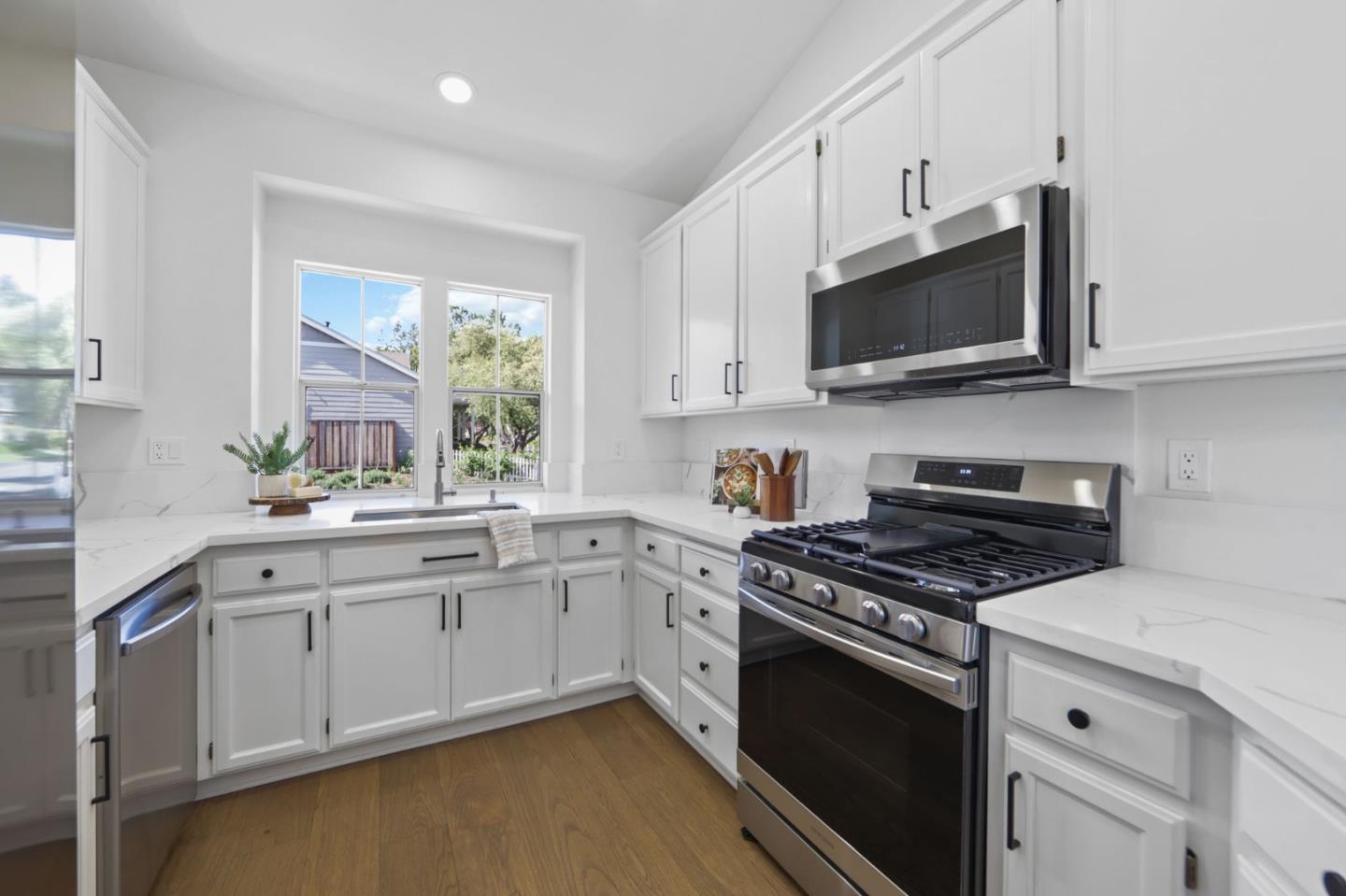 Detail Gallery Image 14 of 34 For 6 Jasmine St, Yountville,  CA 94599 - 3 Beds | 2 Baths