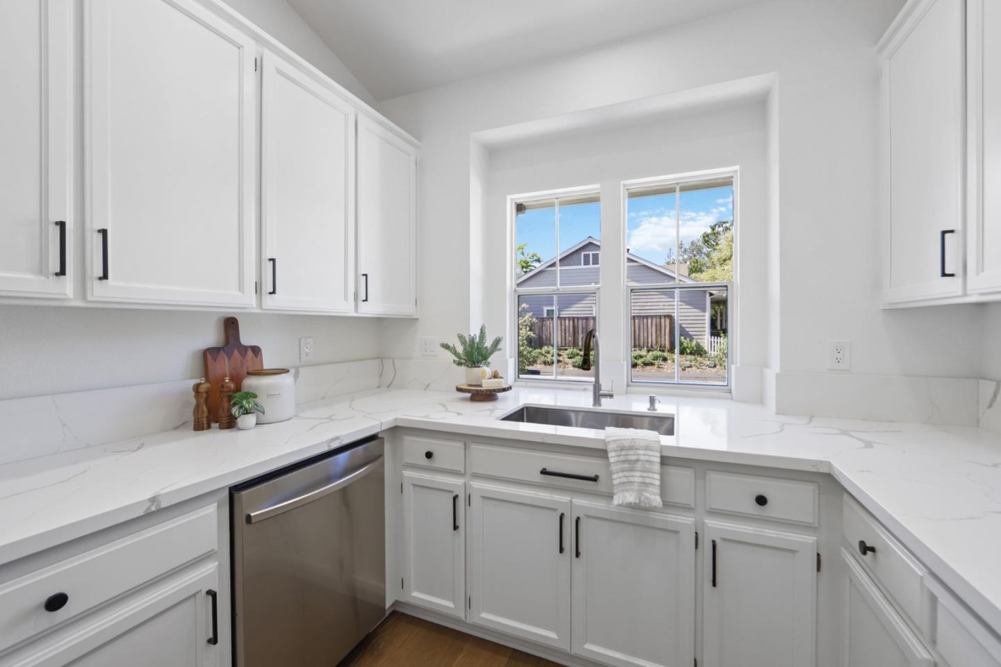 Detail Gallery Image 17 of 34 For 6 Jasmine St, Yountville,  CA 94599 - 3 Beds | 2 Baths