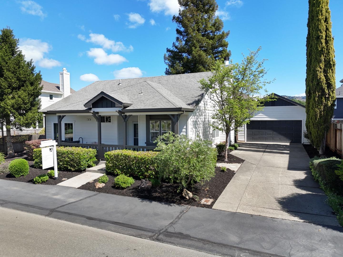 Detail Gallery Image 2 of 34 For 6 Jasmine St, Yountville,  CA 94599 - 3 Beds | 2 Baths