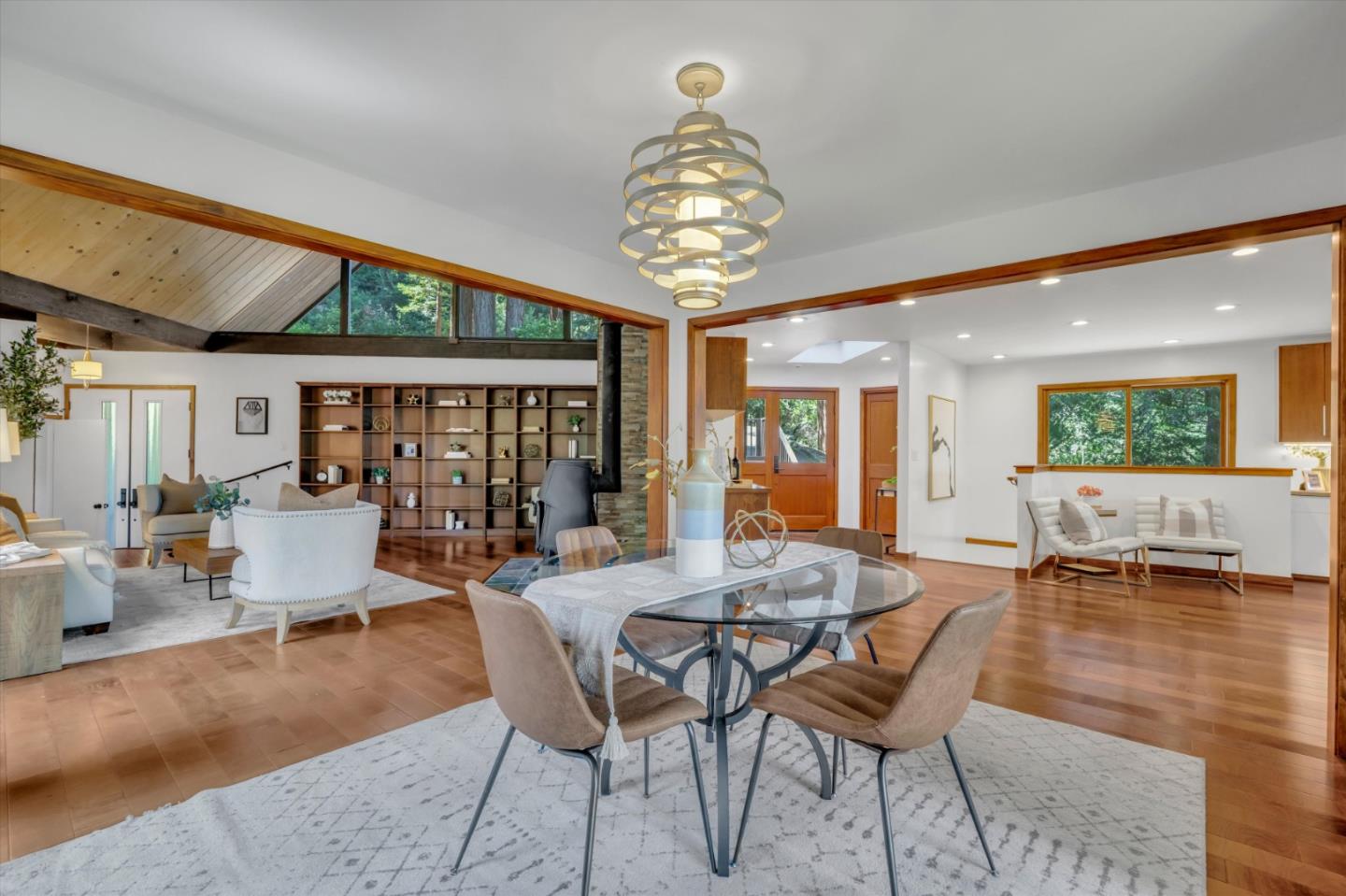 Detail Gallery Image 13 of 44 For 12 Summit Rd, Woodside,  CA 94062 - 4 Beds | 3/1 Baths