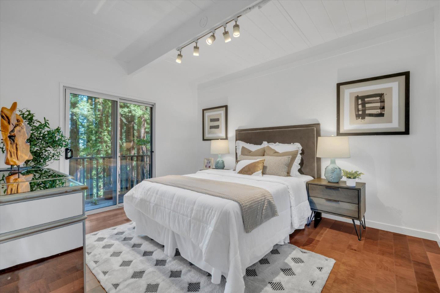 Detail Gallery Image 18 of 44 For 12 Summit Rd, Woodside,  CA 94062 - 4 Beds | 3/1 Baths