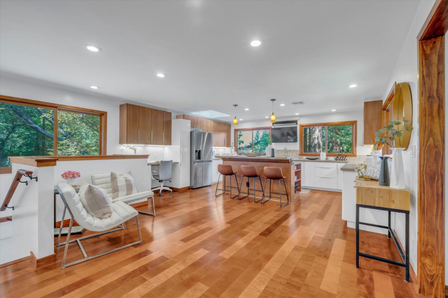 Detail Gallery Image 5 of 44 For 12 Summit Rd, Woodside,  CA 94062 - 4 Beds | 3/1 Baths