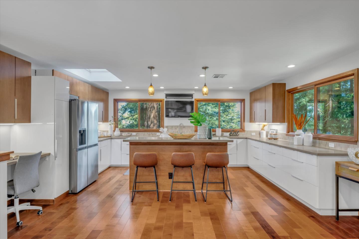 Detail Gallery Image 6 of 44 For 12 Summit Rd, Woodside,  CA 94062 - 4 Beds | 3/1 Baths