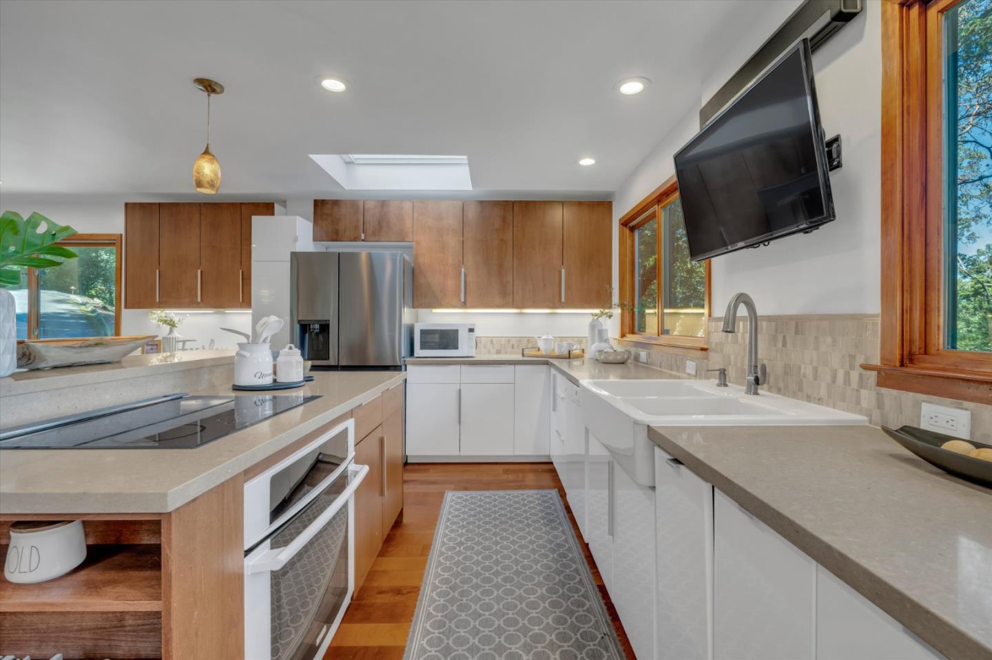 Detail Gallery Image 7 of 44 For 12 Summit Rd, Woodside,  CA 94062 - 4 Beds | 3/1 Baths