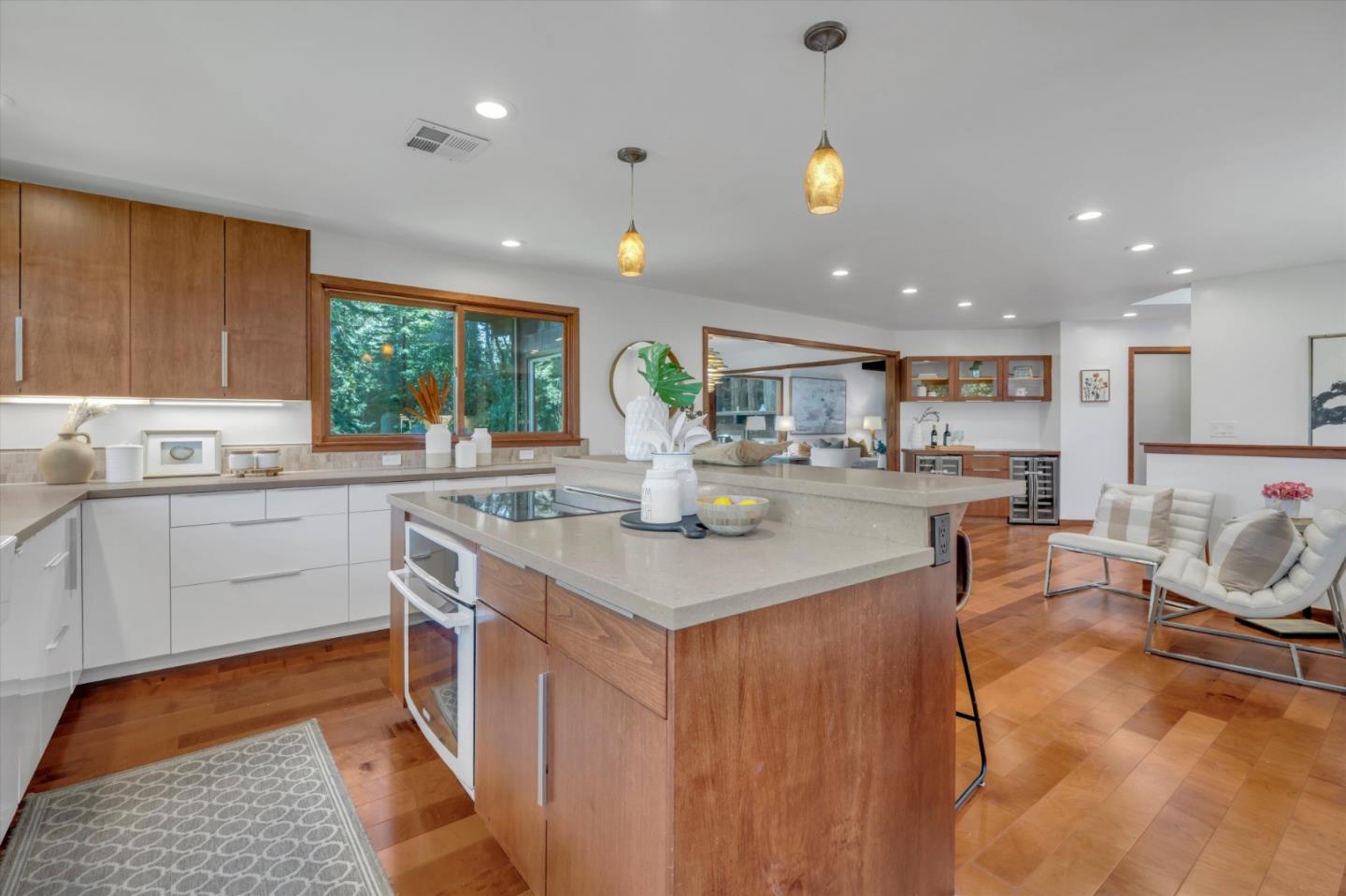 Detail Gallery Image 8 of 44 For 12 Summit Rd, Woodside,  CA 94062 - 4 Beds | 3/1 Baths