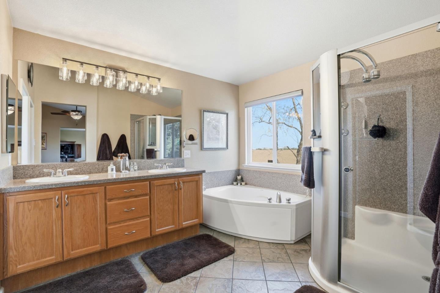 Detail Gallery Image 31 of 63 For 881 Tulare Dr, Tracy,  CA 95304 - 4 Beds | 2/1 Baths