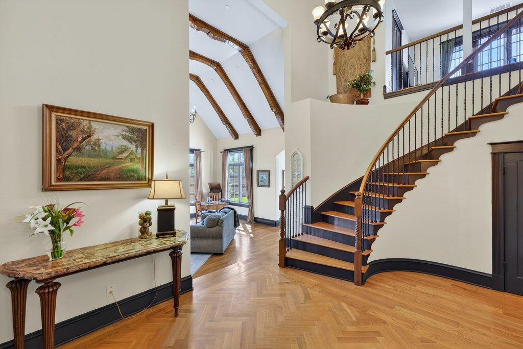 Detail Gallery Image 10 of 76 For 12575 Foothill Ave, San Martin,  CA 95046 - 5 Beds | 3/1 Baths