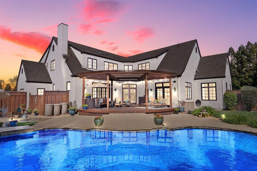 Detail Gallery Image 2 of 76 For 12575 Foothill Ave, San Martin,  CA 95046 - 5 Beds | 3/1 Baths