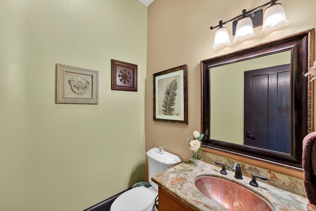 Detail Gallery Image 31 of 76 For 12575 Foothill Ave, San Martin,  CA 95046 - 5 Beds | 3/1 Baths
