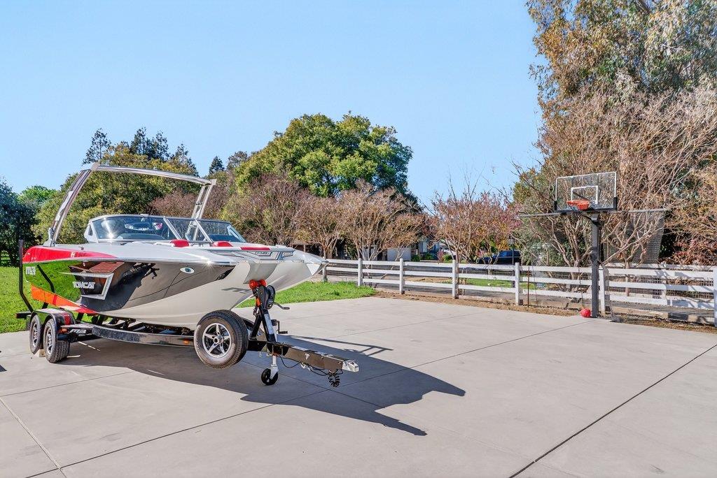 Detail Gallery Image 51 of 76 For 12575 Foothill Ave, San Martin,  CA 95046 - 5 Beds | 3/1 Baths