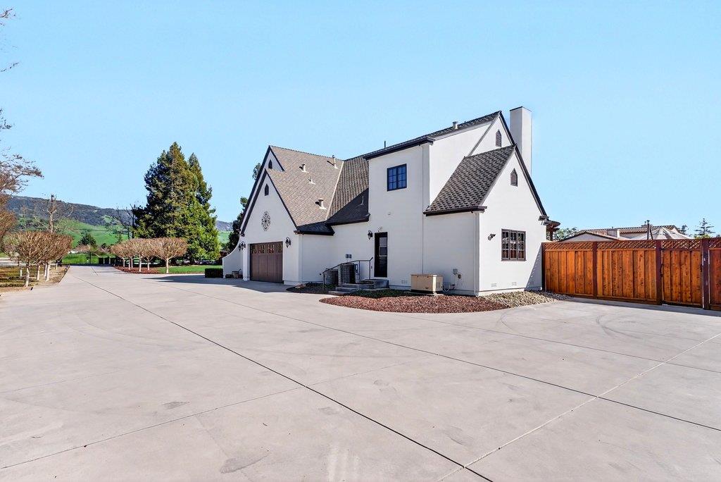 Detail Gallery Image 55 of 76 For 12575 Foothill Ave, San Martin,  CA 95046 - 5 Beds | 3/1 Baths