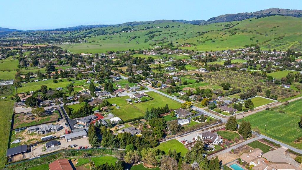 Detail Gallery Image 56 of 76 For 12575 Foothill Ave, San Martin,  CA 95046 - 5 Beds | 3/1 Baths