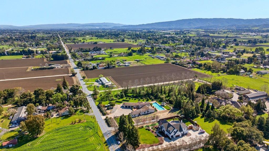 Detail Gallery Image 57 of 76 For 12575 Foothill Ave, San Martin,  CA 95046 - 5 Beds | 3/1 Baths