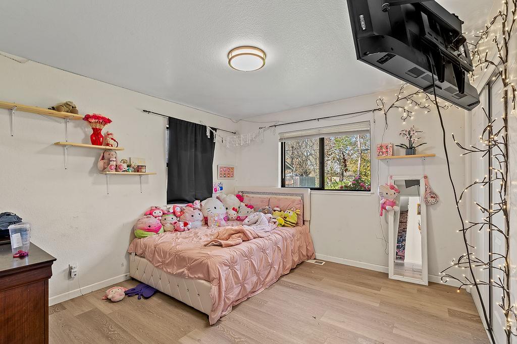 Detail Gallery Image 32 of 39 For Irwin Ln, Santa Rosa,  CA 95401 - 4 Beds | 4 Baths